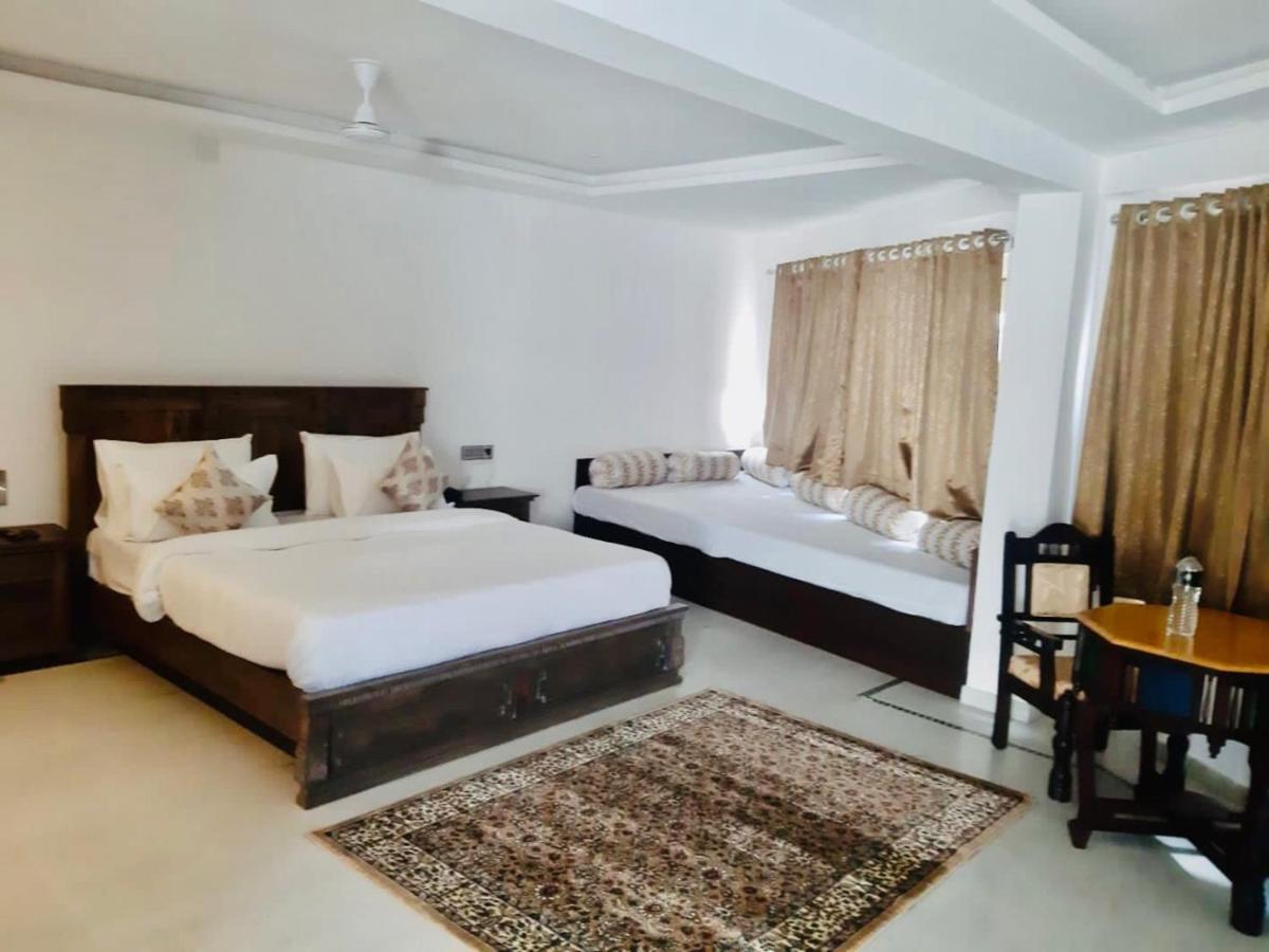 Hotel Devraj Niwas On Lake Pichola Udaipur Exterior foto
