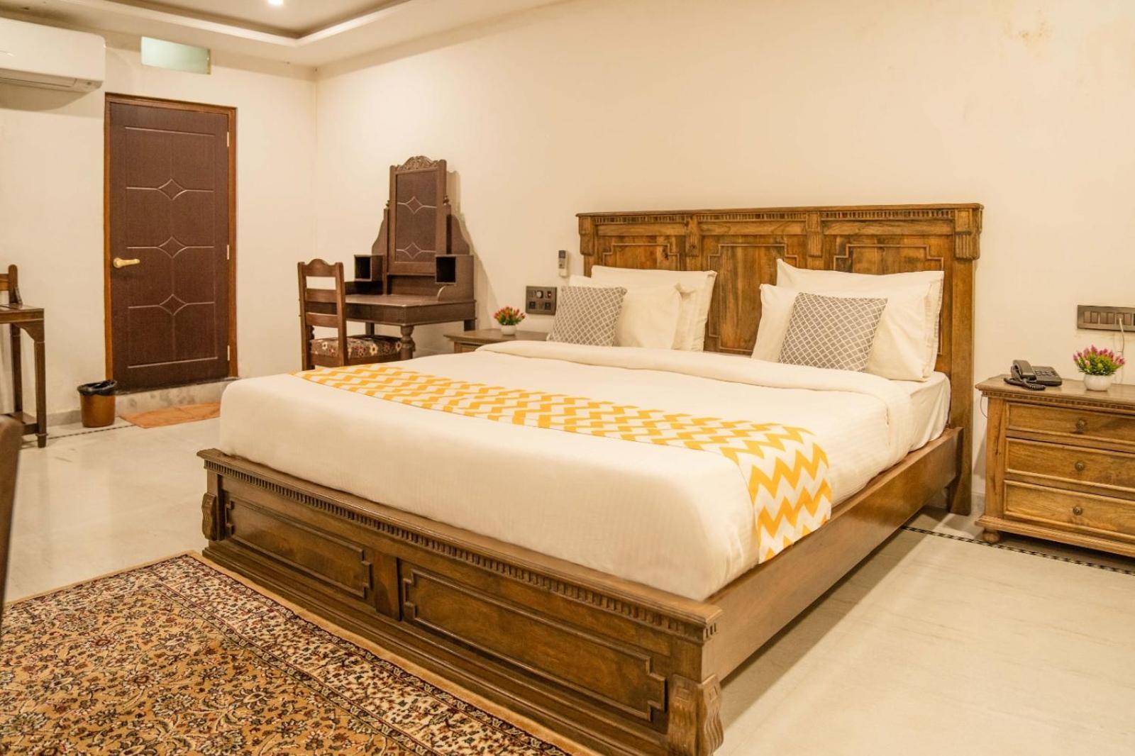 Hotel Devraj Niwas On Lake Pichola Udaipur Exterior foto