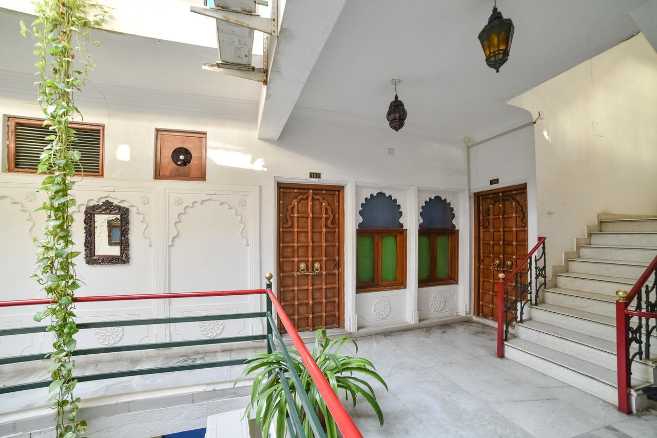 Hotel Devraj Niwas On Lake Pichola Udaipur Exterior foto